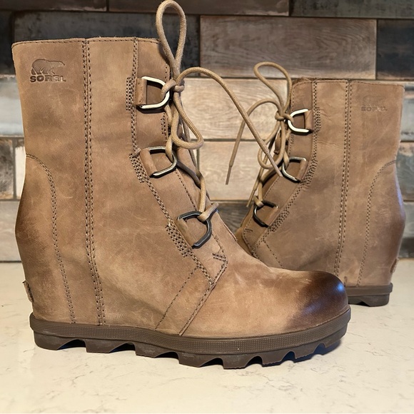Sorel Shoes - EUC Sorel Joan of Arctic Brown Leather Lace-Up Wedge Boots